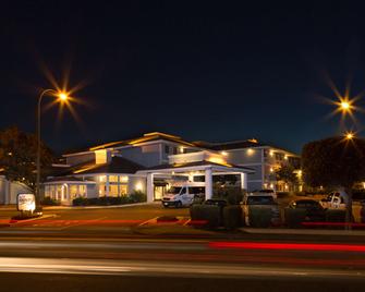 The Marina Inn on San Francisco Bay - San Leandro - Building