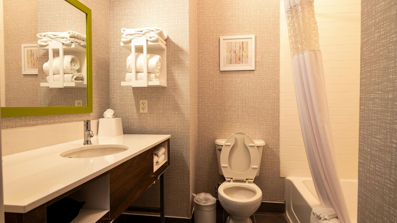 햄프턴 인 & 스위트 컬리지 스테이션