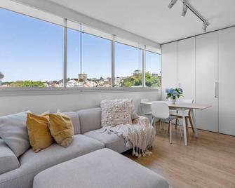Lovely 1 Bedroom Apartment in the Heart of Paddington - Sydney - Soggiorno