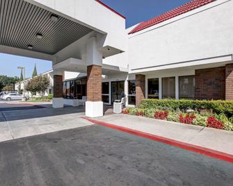 Motel 6 Irvine Orange County Airport - Santa Ana - Edificio