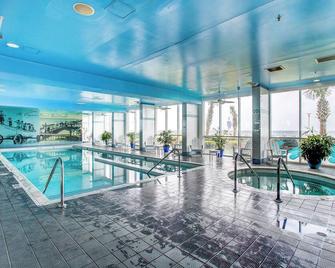 Nature Escape! Modish Unit, Beachfront, Pool - Virginia Beach - Piscine