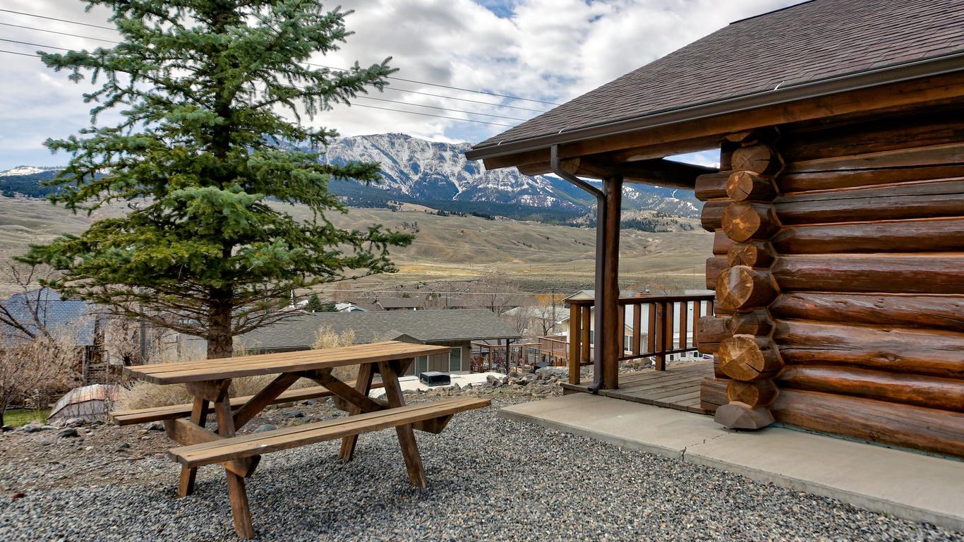 Roosevelt Hotel - Yellowstone