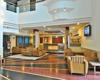 Hotel The Westend - Ahmedabad - Lobby