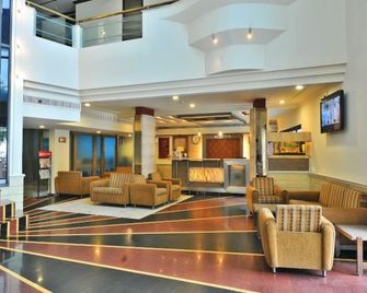Hotel The Westend - Ahmedabad - Lobby