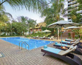 تاج بامودزي هوتل - لوساكا - حوض السباحة