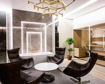 DoubleTree by Hilton Krakow Hotel & Convention Center - Krakow - Lounge