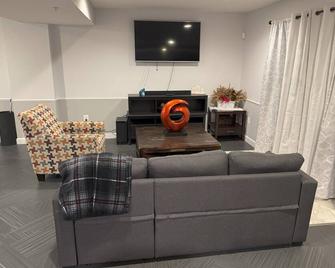Private 1BD Basement Apartment w. Gym - Severn - Living room