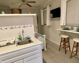 Dawson's Hideaway - Nassau