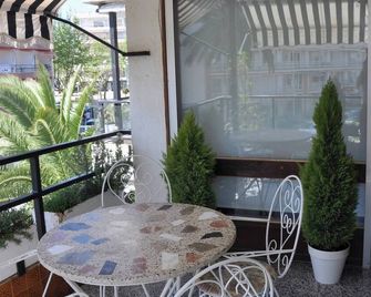 Very centrally located and 50m from Levante beach - Salou - Balcón