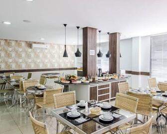 بريميير بالاس هوتل - أراجواينا - مطعم