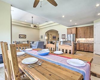 11 Mi to Dtwn Phoenix Laveen Village Home with Pool - Phoenix - Dining room