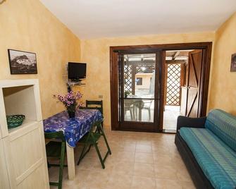 Domus Budoni 1 - Budoni - Wohnzimmer