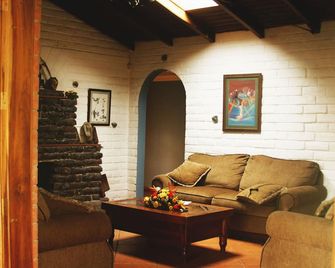 Hosteria Cananvalle - Ibarra - Obývací pokoj