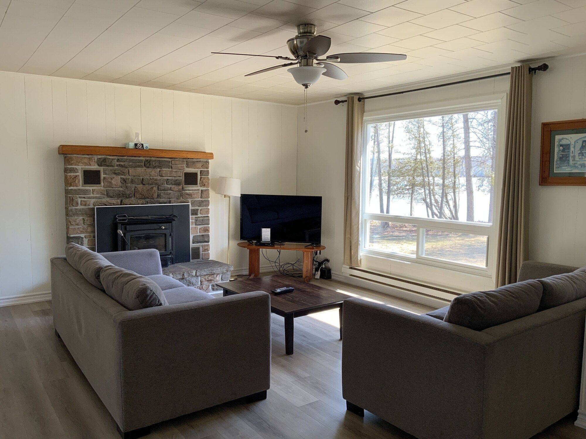Tally Ho Inn - Huntsville - Living room