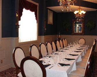 Hotel Senator - Saskatoon