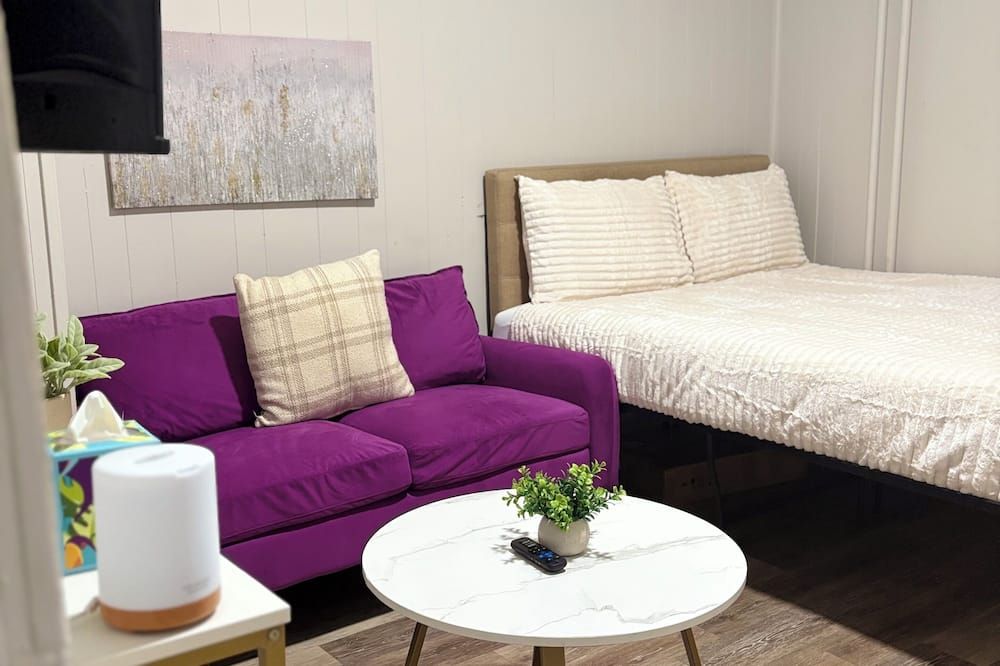 Modern Studio Smarttv, Coffee Bar & Rainfall Shower - Pottsville