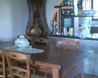 Holiday Home In Hollow - Auzances - Comedor