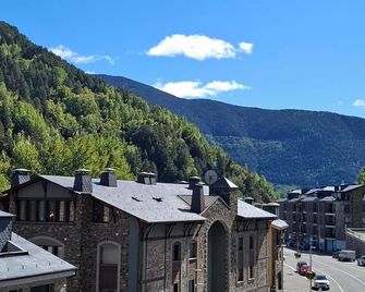 Hotel Mu - La Cortinada - Buiten zicht