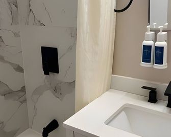 Anchor Bay Inn near Winchester Bay - Reedsport - Baño