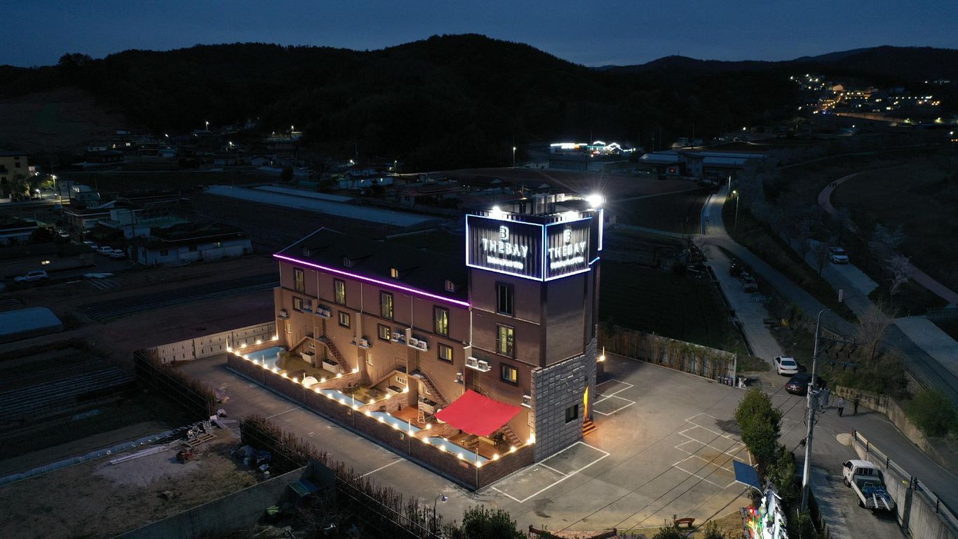 海灣飯店及游泳池別墅