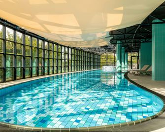 Corendon Amsterdam Schiphol Airport, a Tribute Portfolio Hotel - Badhoevedorp - Pool
