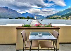 Melbourne Lodge Bed & Breakfast - Queenstown - Balcony