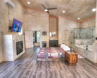 Brand New Modern Luxury Couples Fit for Royalty - Cleveland - Bedroom