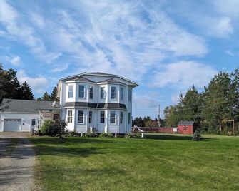 The Parrsboro Mansion Inn - Parrsboro - Building
