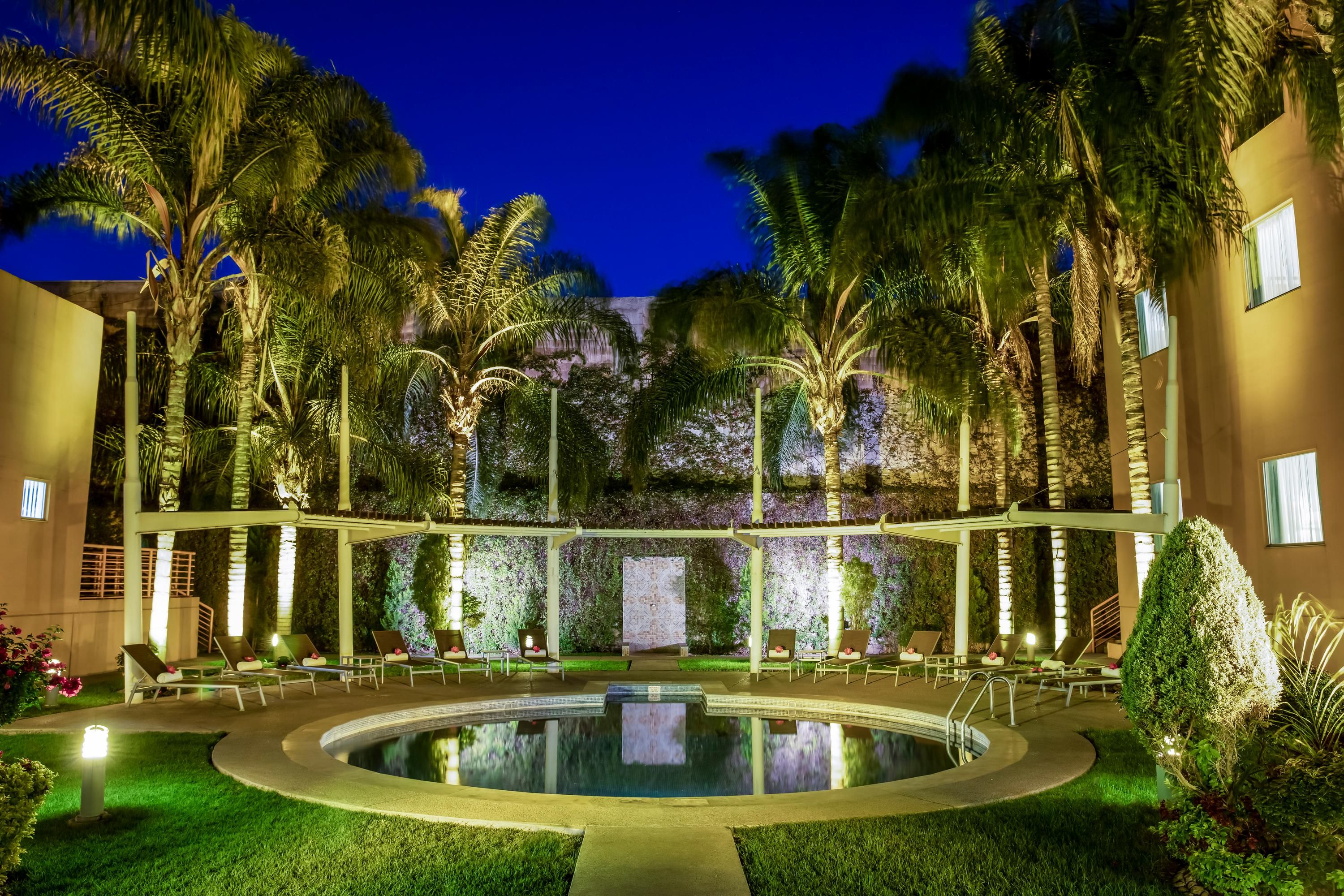 Fiesta Inn Express San Luis Potosí Oriente - סן לואיס פוטוסי - בריכה