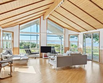 Nice home in Bogø By with WiFi - Bogo By - Sala de estar
