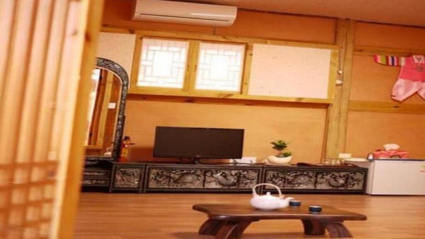 هايميل هانوك جيستهاوس