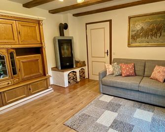 Ferienwohnung Eschental - Eschenlohe - Living room