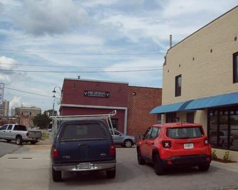 Large Unique Ground Floor Loft with Parking #2 - Macon - Outdoors view