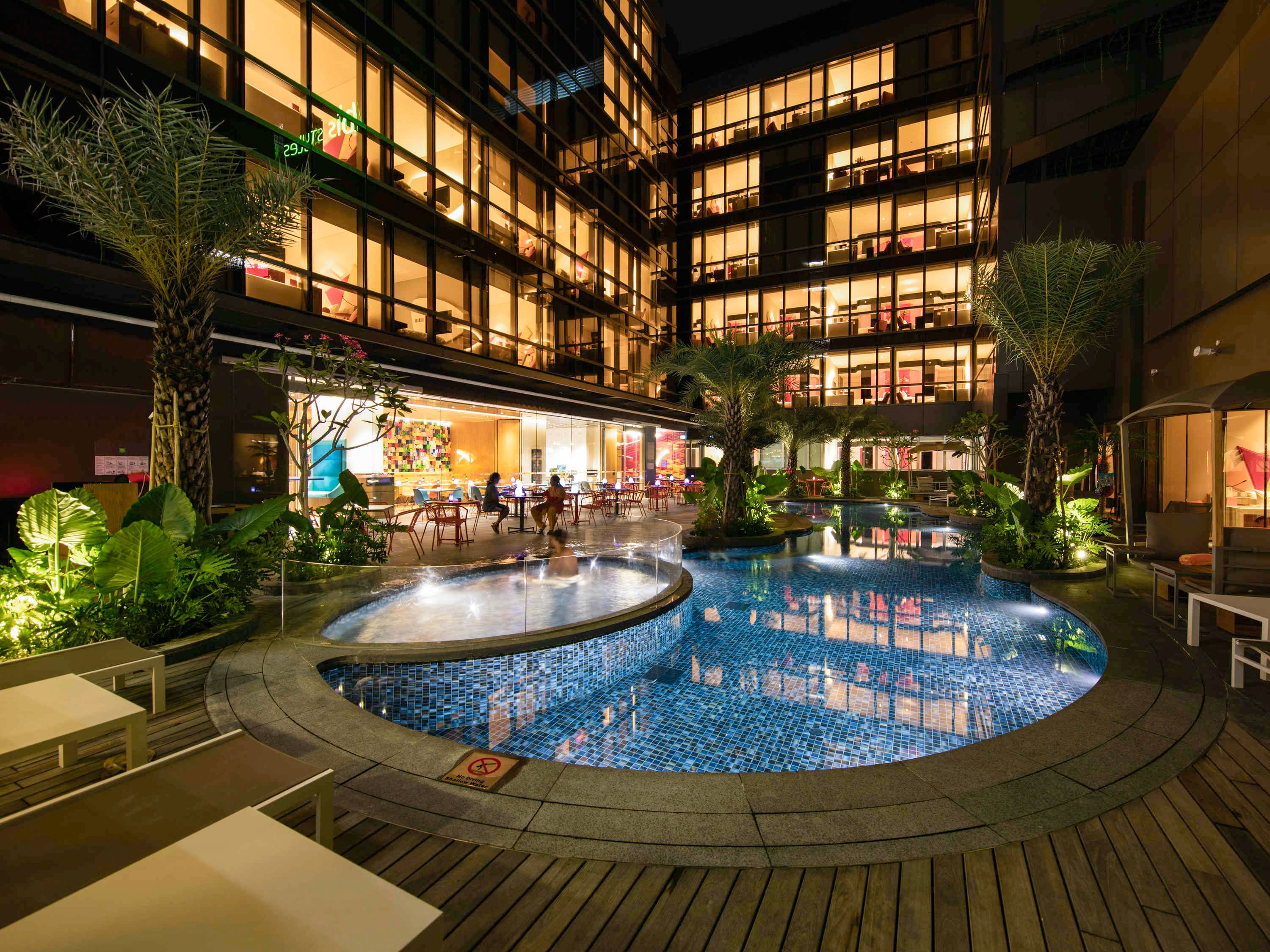 إبيس ستايلز سينجابور أون ماكفرسون