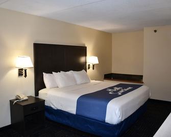Days Inn by Wyndham Mounds View Twin Cities North - Mounds View - Bedroom