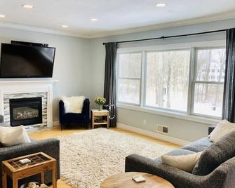 Large Upscale Home - Ithaca - Living room