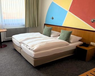 Colourful Hotel - Bielefeld - Slaapkamer