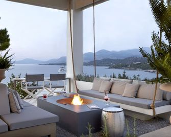 ثالاسا بوتيك هوتل - للبالغين فقط - لاسي - شرفة