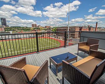 Exquisite 4Bed/3.5Bath Home W/Garage +Rooftop Deck - Pittsburgh - Balkon