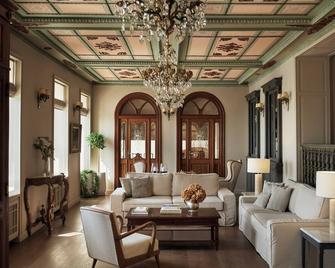 Syrou Melathron - Ermoupoli - Salon