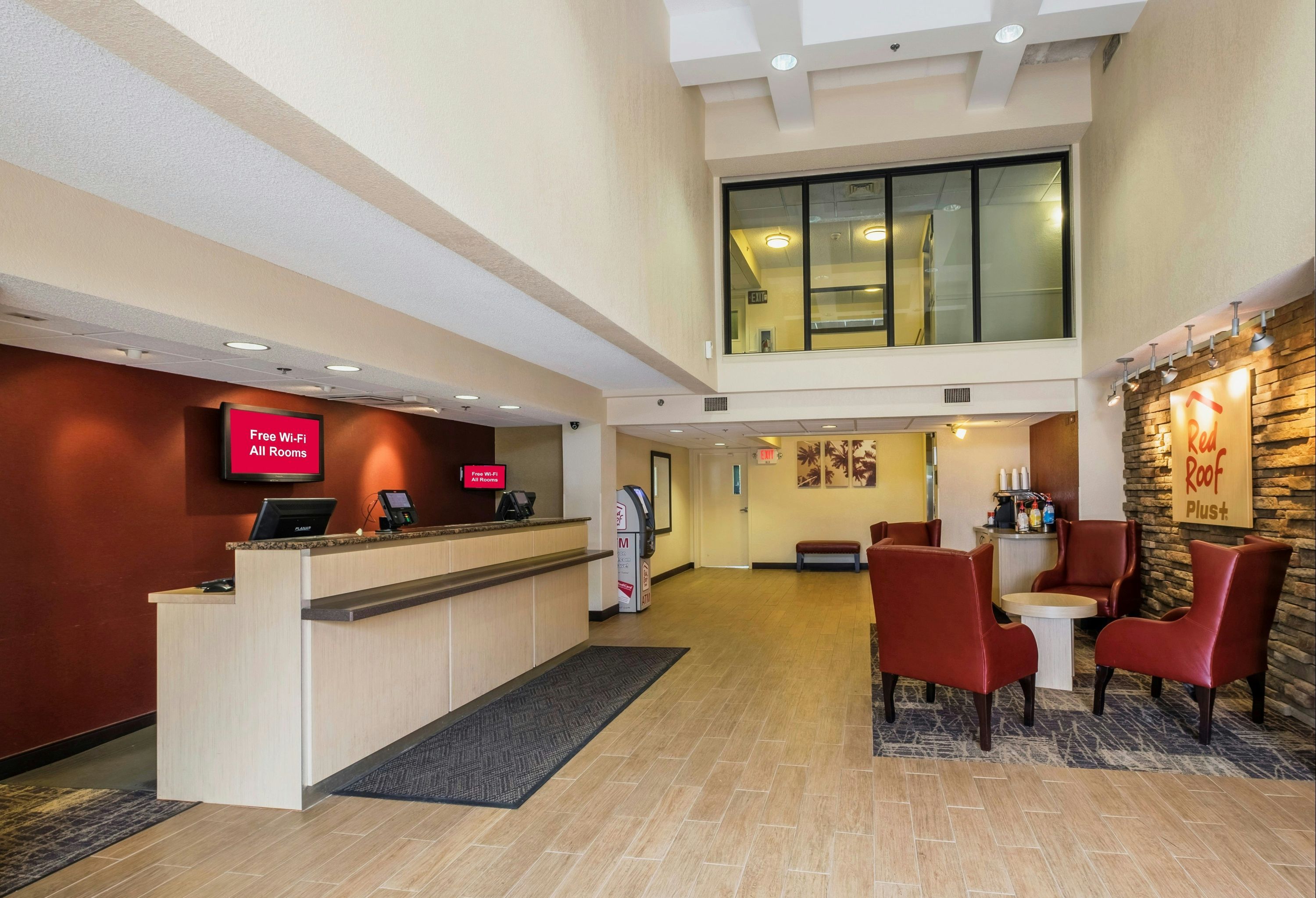 Red Roof Plus+ West Palm Beach - West Palm Beach - Front desk