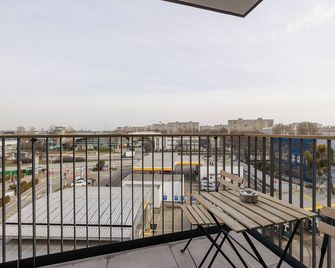 Shortstaypoland Toruńska B177 - Warschau - Balkon