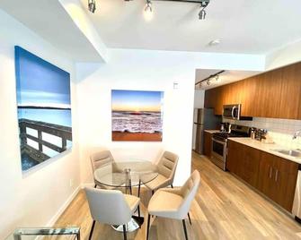Perfect Brand New Condo Downtown Sidney - Sidney - Kitchen