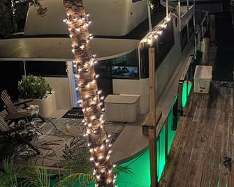 Baycation Houseboat - Tavernier