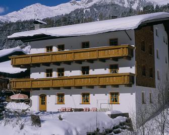 Brunnenhof Apartments - Pettneu Am Arlberg - Building