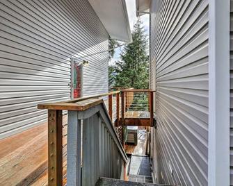 Juneau Escape - Hiking - 5 min downtown- glaciers - Juneau - Balcony