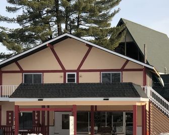 Sun N Snow Hotel - Cadillac - Budova