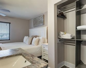 Steps to the Beach, Pool + Hot Tub Renovated Retreat Sea Haven by Avantstay - Santa Rosa Beach