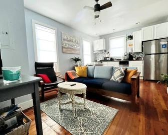 Bridge Street Oasis - Catskill - Living room