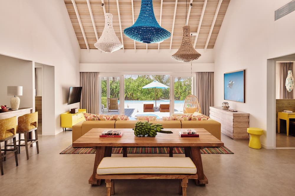 فينول ، إه سيسايد كوليكشن ريزورت، إهميمبر أوف ديزاين هوتلز